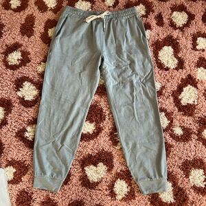 Vuori performance jogger sweatpants
